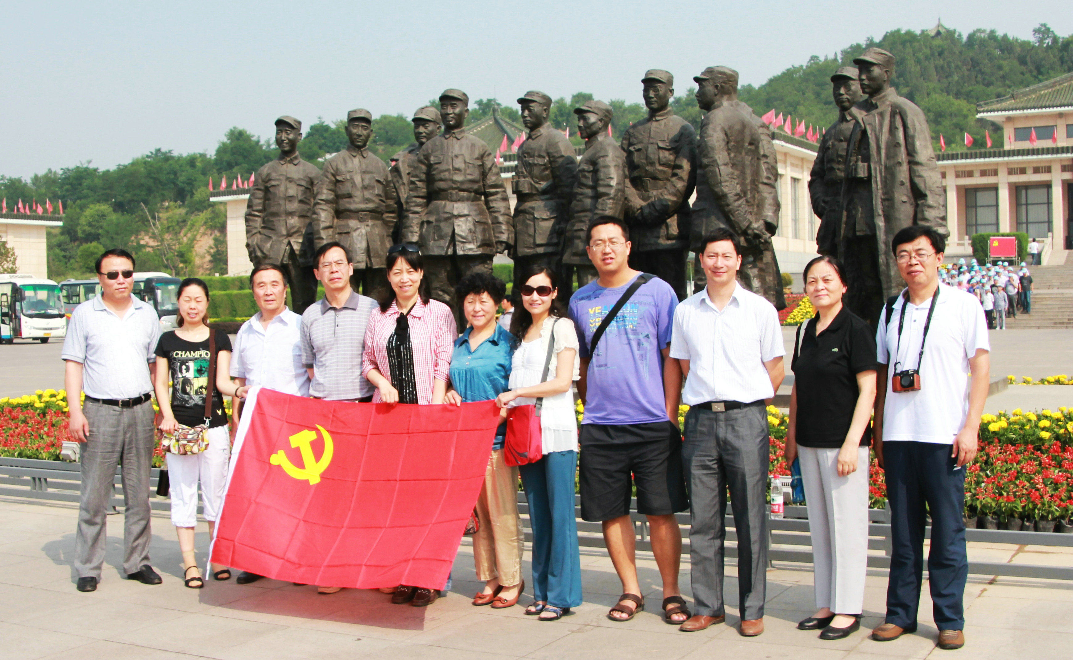 校工会党支部组织全体党员赴武乡八路军纪念馆参观学习