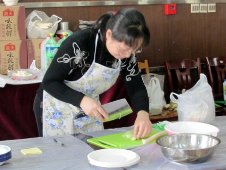 政法学院举办“三八”妇女节厨艺大赛