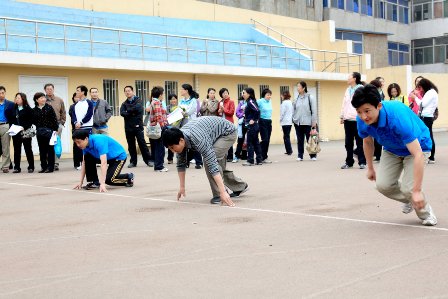 外国语学院隆重举行首届师生运动会暨“文苑”宿舍文化节启动仪式