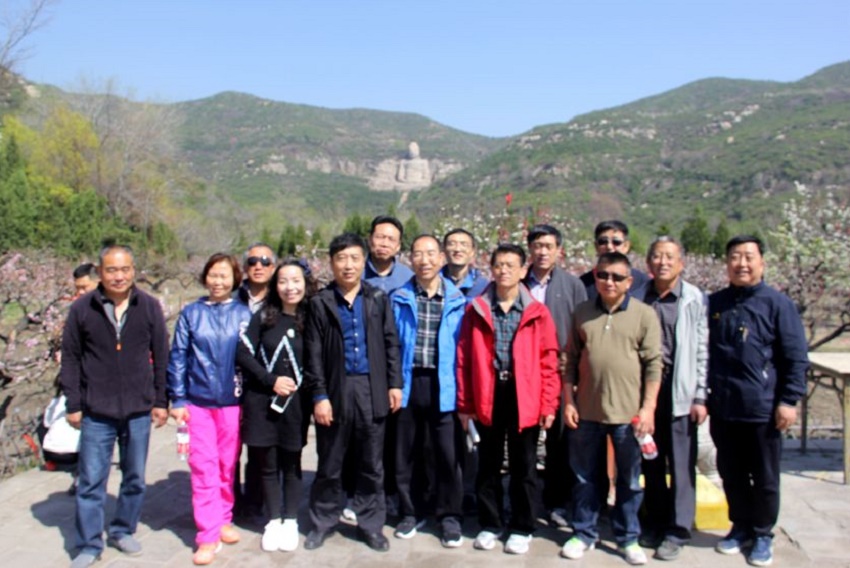 离退休工会组织赴蒙山健康行 离退休工会组织赴蒙山健康行