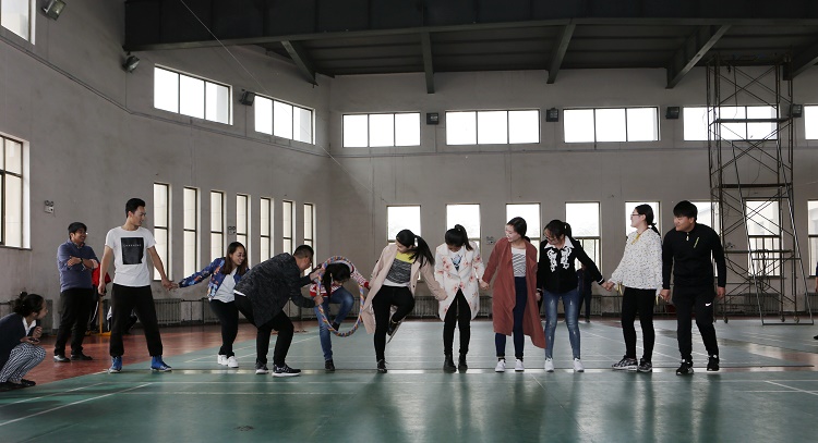 现代科技学院工会举行第五届教职工趣味运动会 现代科技学院工会举行第五届教职工趣味运动会