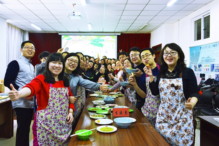 力学学院举办“品特色美食享棋牌乐趣”主题活动
