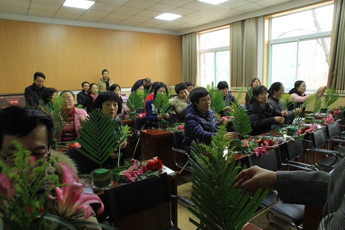 继续教育学院举办花艺学习交流活动 继续教育学院举办花艺学习交流活动