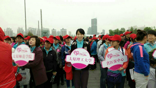 校工会女工委组织基层女工委员参加健步走活动