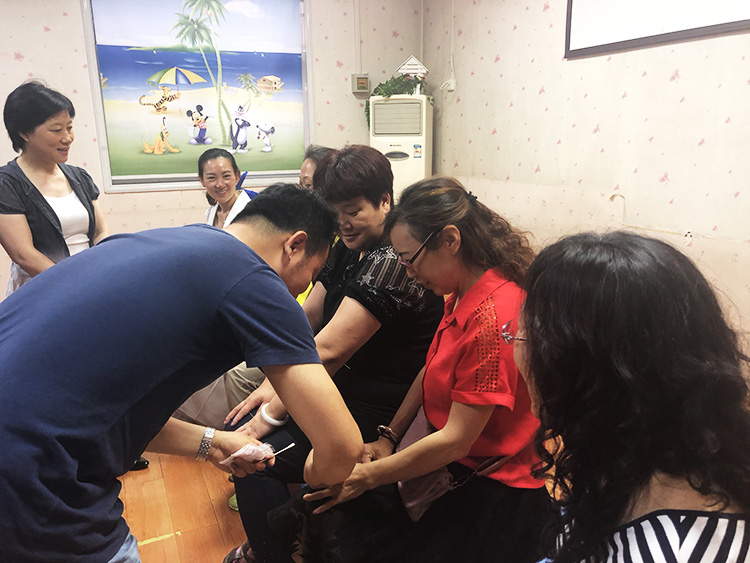 后勤工会女工部举办中医大讲堂