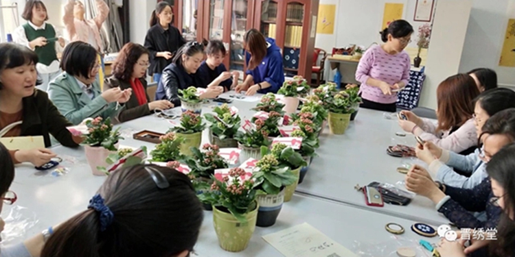轻纺学院举办“传承晋绣文化弘扬轻纺精神”活动