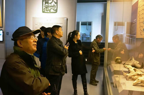 水利学院工会组织会员参观山西省地质博物馆 水利学院工会组织会员参观山西省地质博物馆