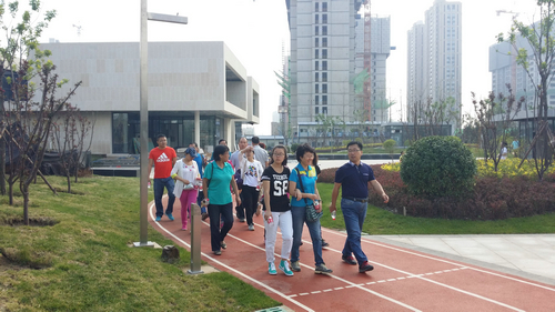水利学院开展庆祝教师节健步行活动 水利学院开展庆祝教师节健步行活动
