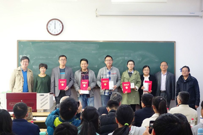 物电学院举办2018年青年教师教学基本功竞赛