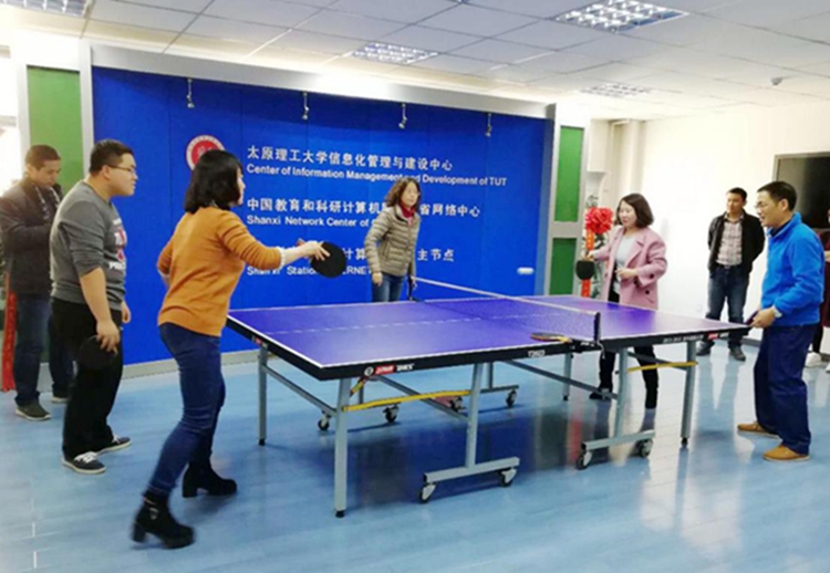 图书信息工会举办“迎三八”活动